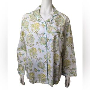 Pajama set comes with bottoms